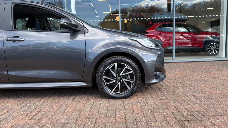 Toyota Yaris 1.5 Hybrid Design 5dr CVT Hybrid Hatchback